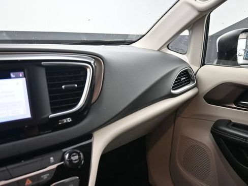 Used 2023 Chrysler Voyager LX FWD image 26