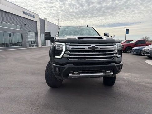 Used 2024 Chevrolet Silverado 3500 High Country w/ High Country Premium Package AWD/4WD image 8