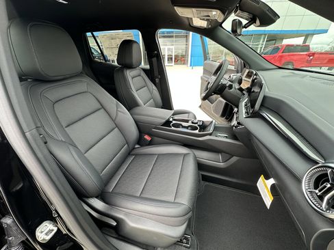 New 2026 Chevrolet Equinox LT w/ Convenience Package II AWD/4WD image 32