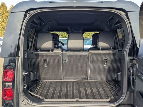 Used 2024 Land Rover Defender 110 X-Dynamic SE image 16