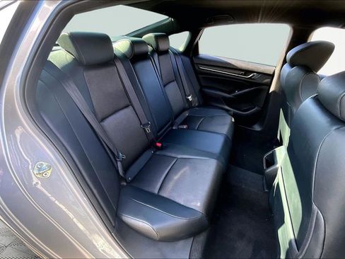 Used 2018 Honda Accord Sport image 19
