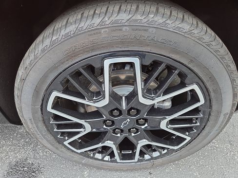 Certified 2023 Chevrolet Blazer RS w/ Driver Confidence II Package image 11