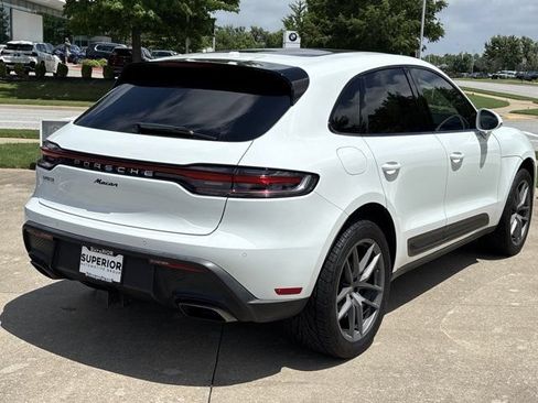 Used 2022 Porsche Macan AWD/4WD image 3