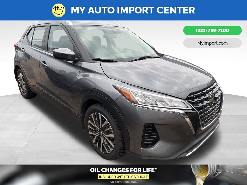 Used 2021 Nissan Kicks SV FWD image 1