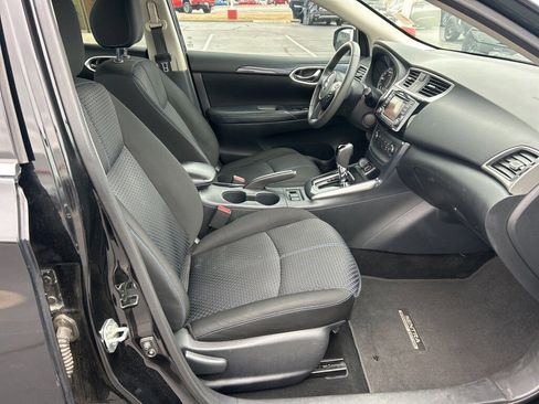Used 2017 Nissan Sentra SR w/ SR Midnight Edition image 18