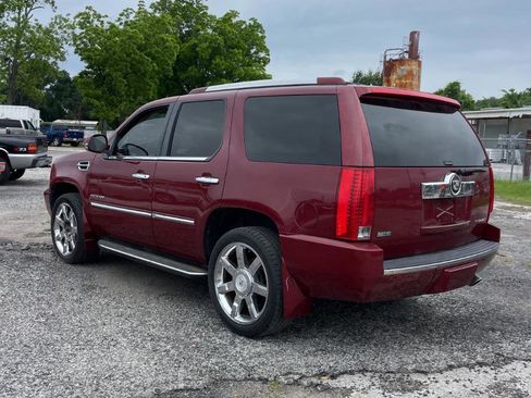 Used 2011 Cadillac Escalade Luxury AWD/4WD image 3