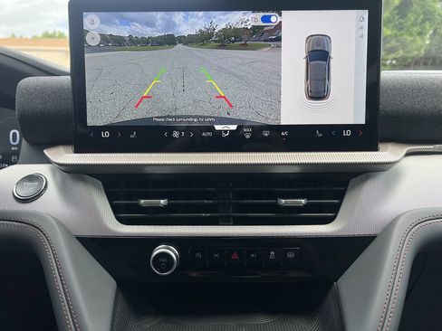 New 2026 Ford Explorer Active RWD image 5