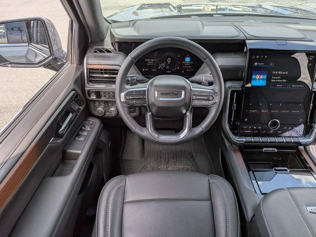 Used 2026 GMC Yukon Denali AWD/4WD image 16
