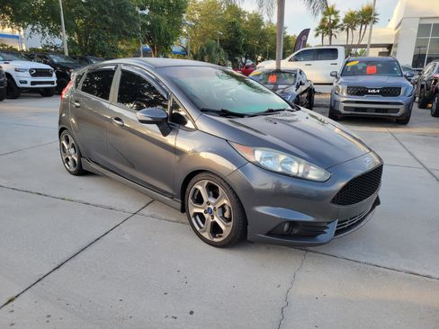 Used 2019 Ford Fiesta ST FWD image 4
