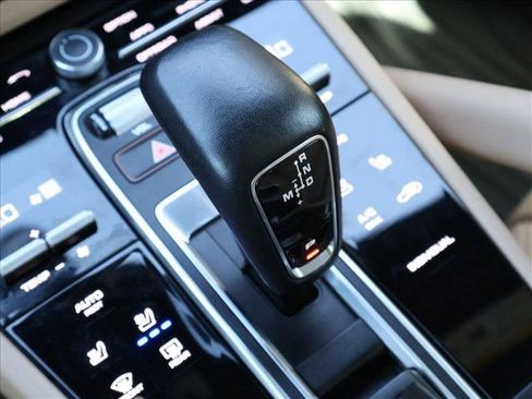 Used 2021 Porsche Cayenne AWD/4WD image 18
