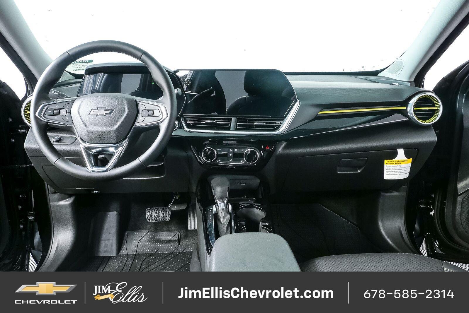 Used 2026 Chevrolet Trax ACTIV w/ Sunroof Package FWD image 17