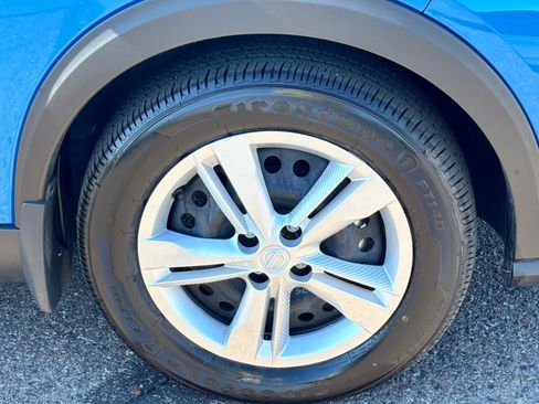 Certified 2025 Nissan Kicks Play S image 11