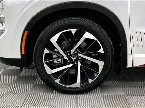 Used 2023 Mitsubishi Outlander Ralliart image 8