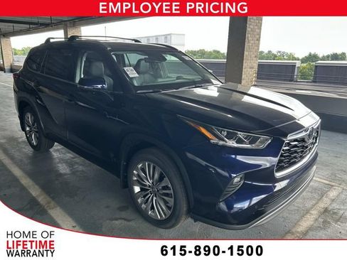 Used 2026 Toyota Highlander Platinum AWD/4WD image 1