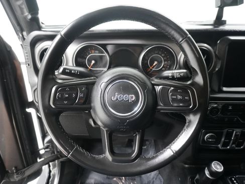 Used 2021 Jeep Gladiator Sport image 15