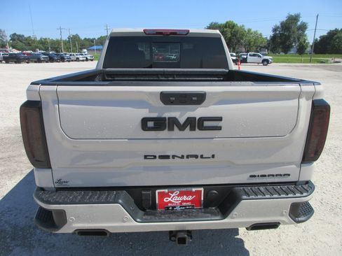 New 2026 GMC Sierra 1500 Denali w/ Denali Reserve Package AWD/4WD image 7