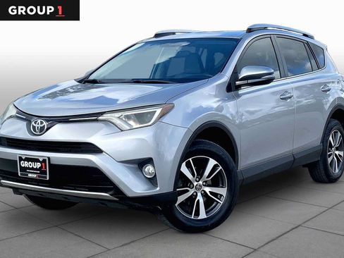 Used 2016 Toyota RAV4 XLE FWD image 1