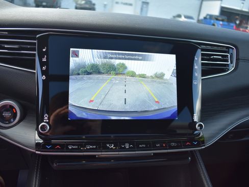 Used 2024 Jeep Wagoneer L Series II w/ Premium Group I image 19