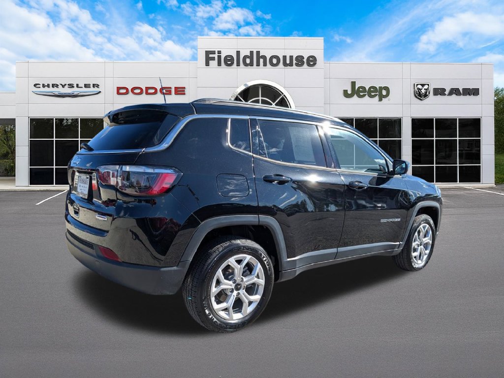 Used 2025 Jeep Compass Latitude AWD/4WD image 11