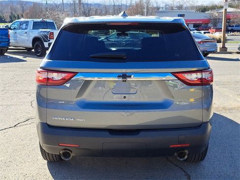 Used 2020 Chevrolet Traverse LS image 4