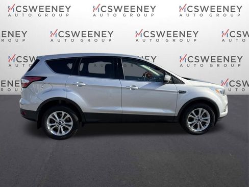Used 2017 Ford Escape SE image 6