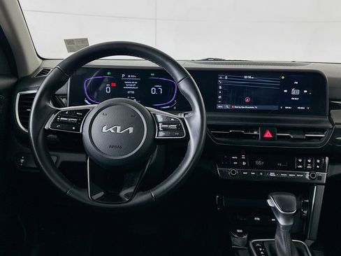 Used 2025 Kia Seltos S image 18