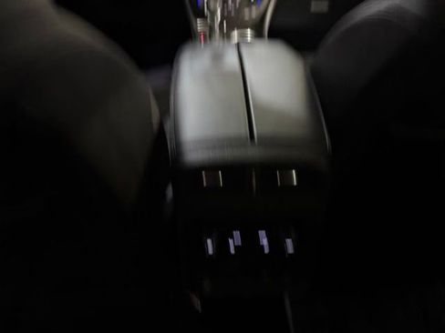 Used 2019 Buick Envision Essence FWD image 26