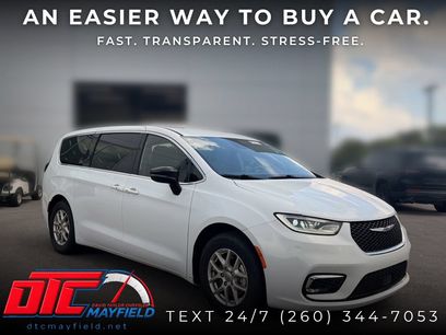 Used 2024 Chrysler Pacifica Touring
