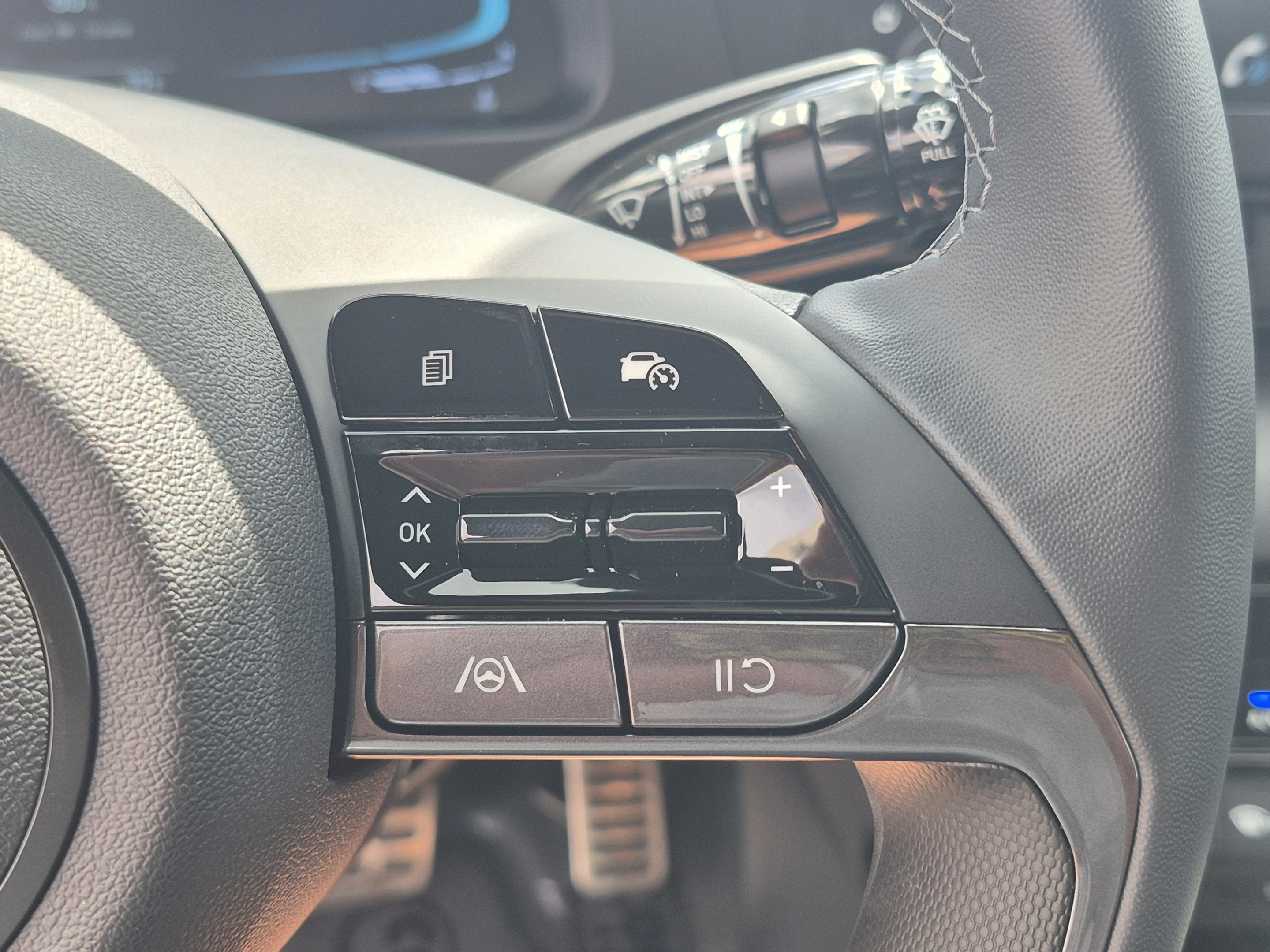 New 2026 Hyundai Elantra SEL Sport FWD image 29