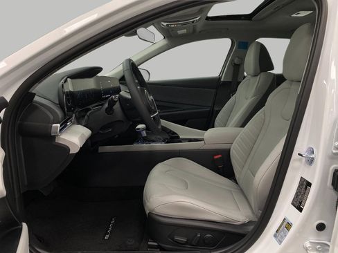 New 2026 Hyundai Elantra Limited image 30