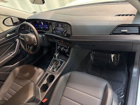 Certified 2024 Volkswagen Jetta SE image 35