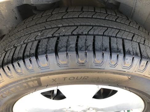 Used 2010 Subaru Outback 3.6R Limited w/ Popular Equipment Group 3B AWD/4WD image 10