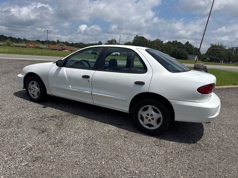 Used 2000 Chevrolet Cavalier Sedan FWD image 5