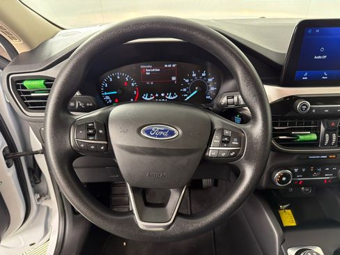 Used 2020 Ford Escape SE image 14