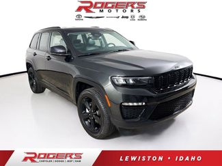 Certified 2023 Jeep Grand Cherokee Limited w/ Black Appearance Package AWD/4WD video 1