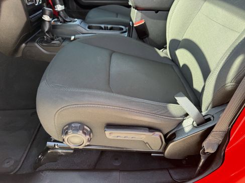 Used 2022 Jeep Wrangler Unlimited Sport S image 24