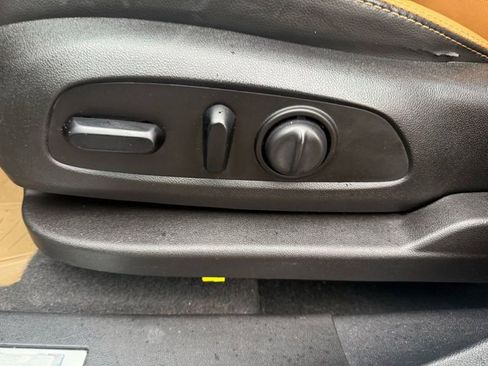 Used 2018 Chevrolet Equinox Premier image 15