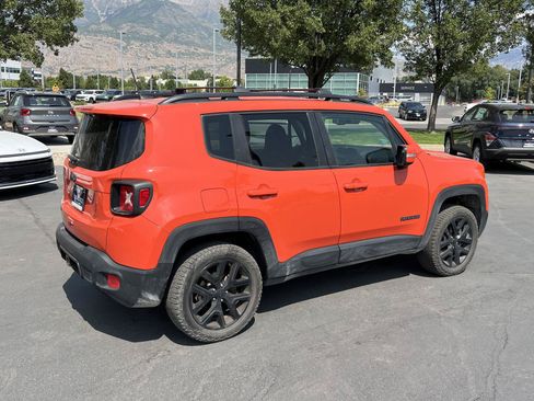 Used 2018 Jeep Renegade Altitude AWD/4WD image 7