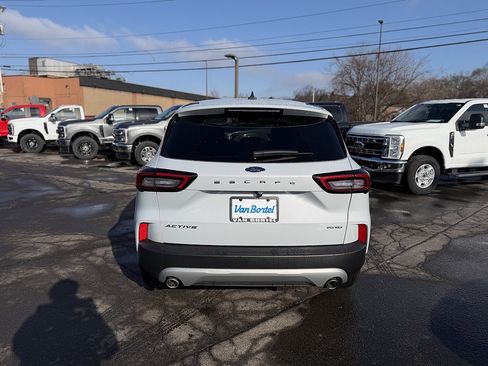 Used 2025 Ford Escape Active w/ Cold Weather Package AWD/4WD image 4