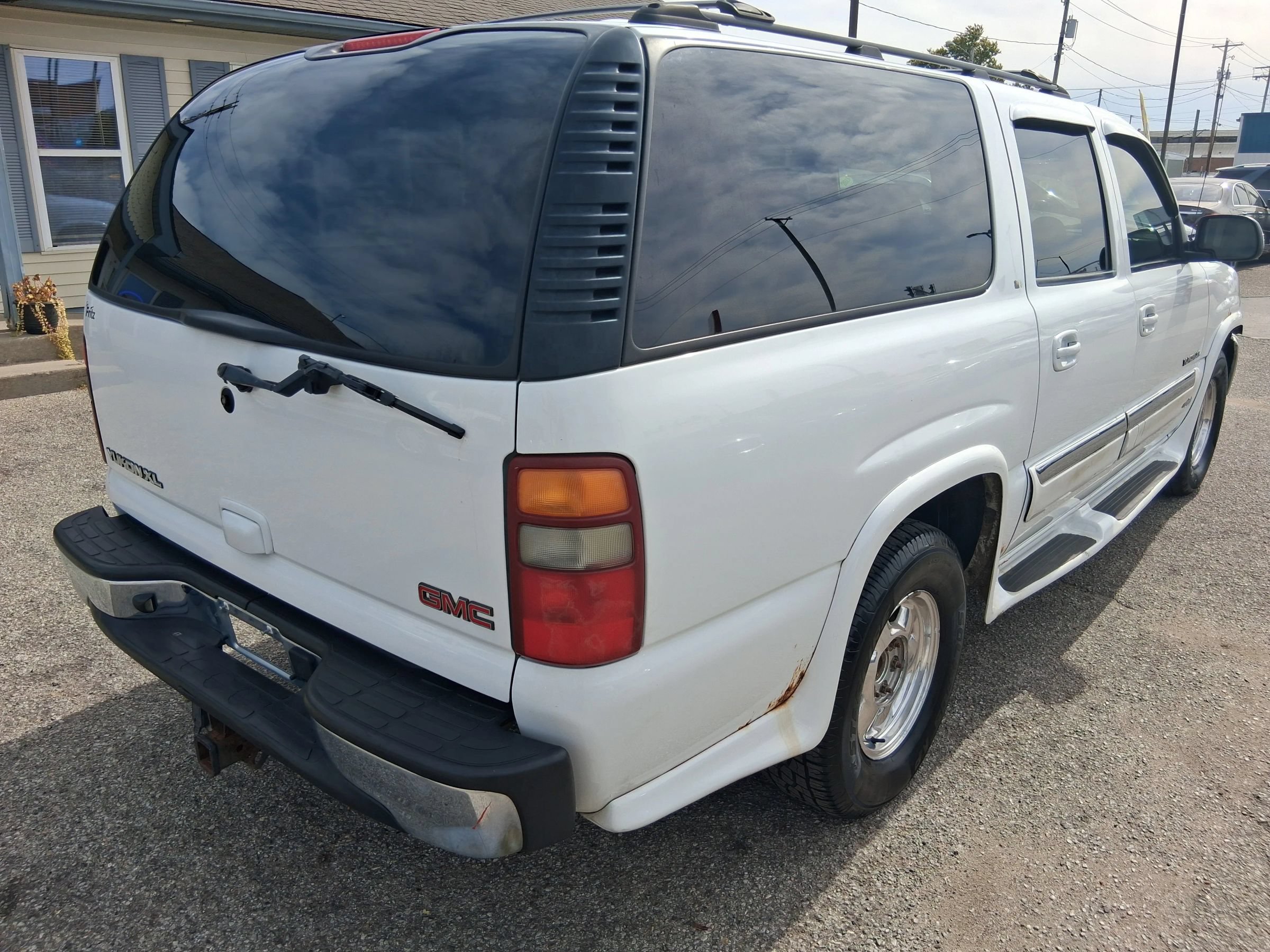 Used 2003 GMC Yukon XL SLT w/ 1SD Preferred Equipment Group AWD/4WD image 5