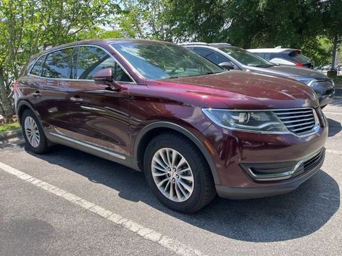 Used 2018 Lincoln MKX Select w/ Select Plus Package FWD image 3