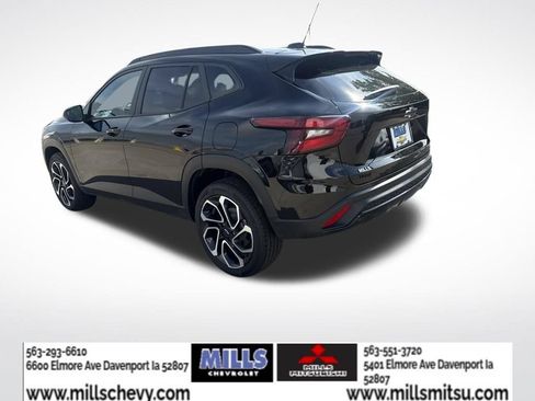 Used 2025 Chevrolet Trax RS w/ Driver Confidence Package FWD image 3