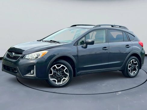 Used 2016 Subaru Crosstrek 2.0i Premium w/ Moonroof Package AWD/4WD image 2
