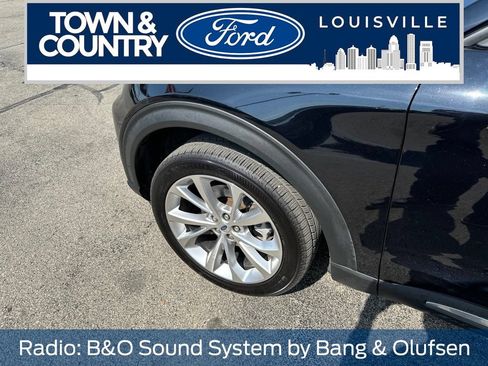 Used 2022 Ford Explorer Platinum AWD/4WD image 10