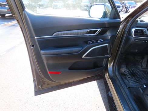 Used 2023 Kia Telluride EX w/ EX Captain's Chair Package image 20