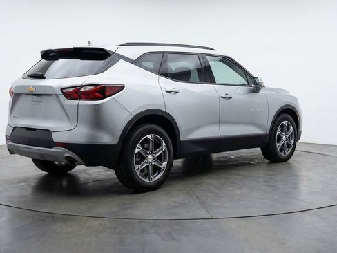 Used 2025 Chevrolet Blazer LT image 9