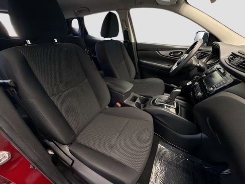 Used 2020 Nissan Rogue Sport S image 14