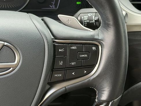 Used 2019 Lexus ES 300h w/ Accessory Package 2 FWD image 15