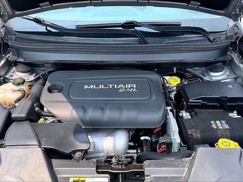 Used 2017 Jeep Cherokee Trailhawk AWD/4WD image 10