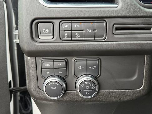 Used 2024 GMC Yukon AT4 AWD/4WD image 21